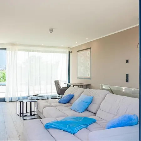 Avida Penthouse * בינץ