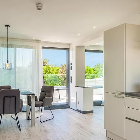 Avida Penthouse * Binz